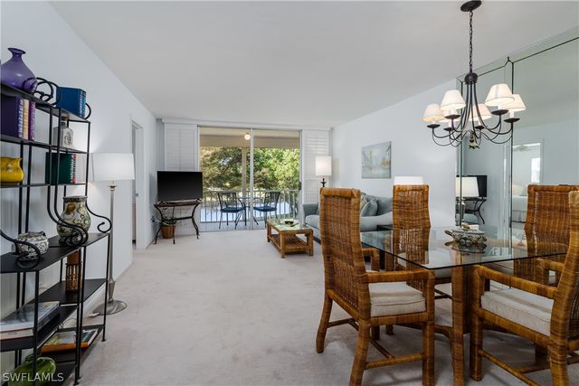 100 Forest Lakes BLVD 201, Naples, FL 34105