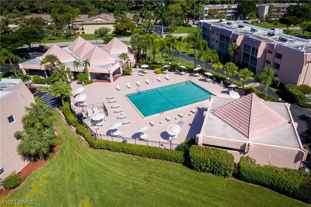 100 Forest Lakes BLVD 201, Naples, FL 34105