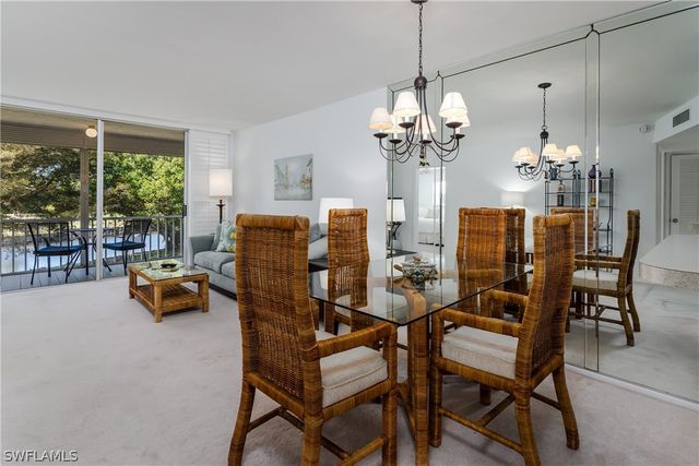 100 Forest Lakes BLVD 201, Naples, FL 34105