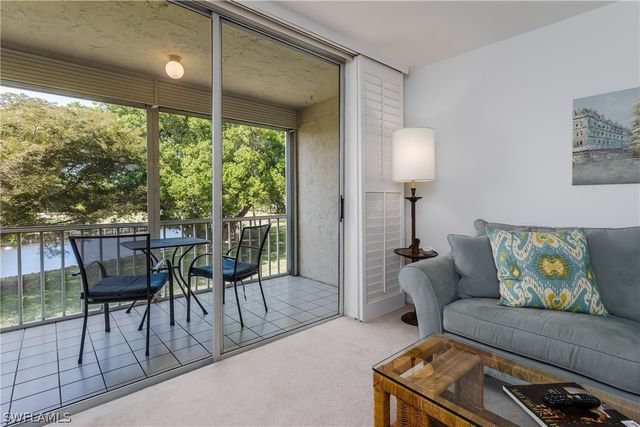 100 Forest Lakes BLVD 201, Naples, FL 34105