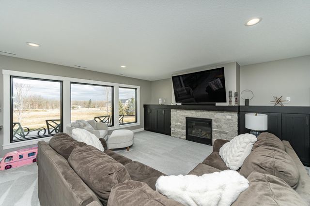 5044 Riley Lane SW, Rochester, MN 55902