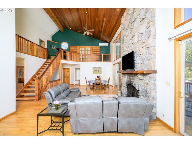 41114 Sw FORT HILL Rd, Willamina, OR 97396