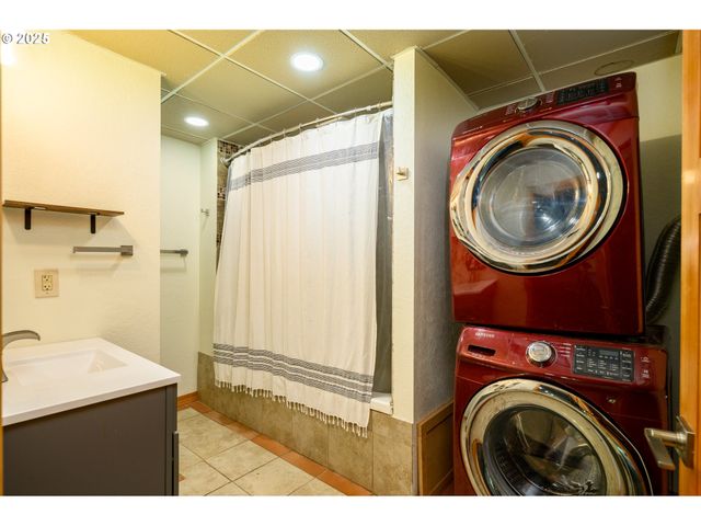 41114 Sw FORT HILL Rd, Willamina, OR 97396