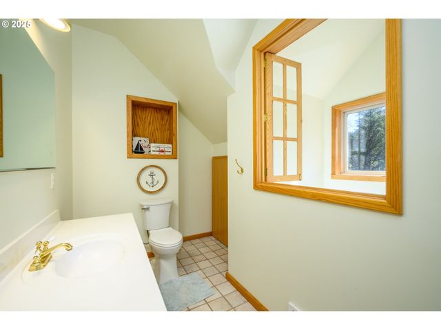 41114 Sw FORT HILL Rd, Willamina, OR 97396