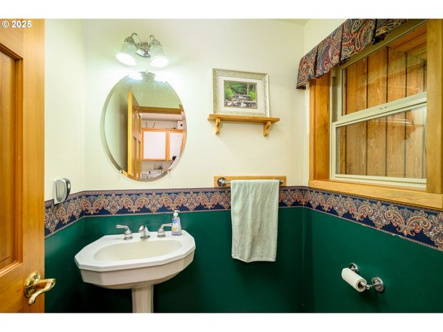 41114 Sw FORT HILL Rd, Willamina, OR 97396