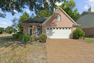 2211 LAKEHILL CT, Memphis, TN 38016