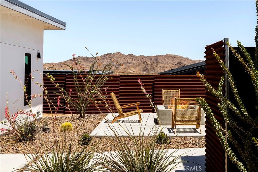 Image 12 of property listing at 6715 Torres, Joshua Tree, CA 92252