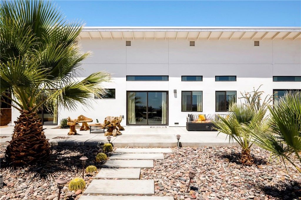 Image 14 of property listing at 6715 Torres, Joshua Tree, CA 92252