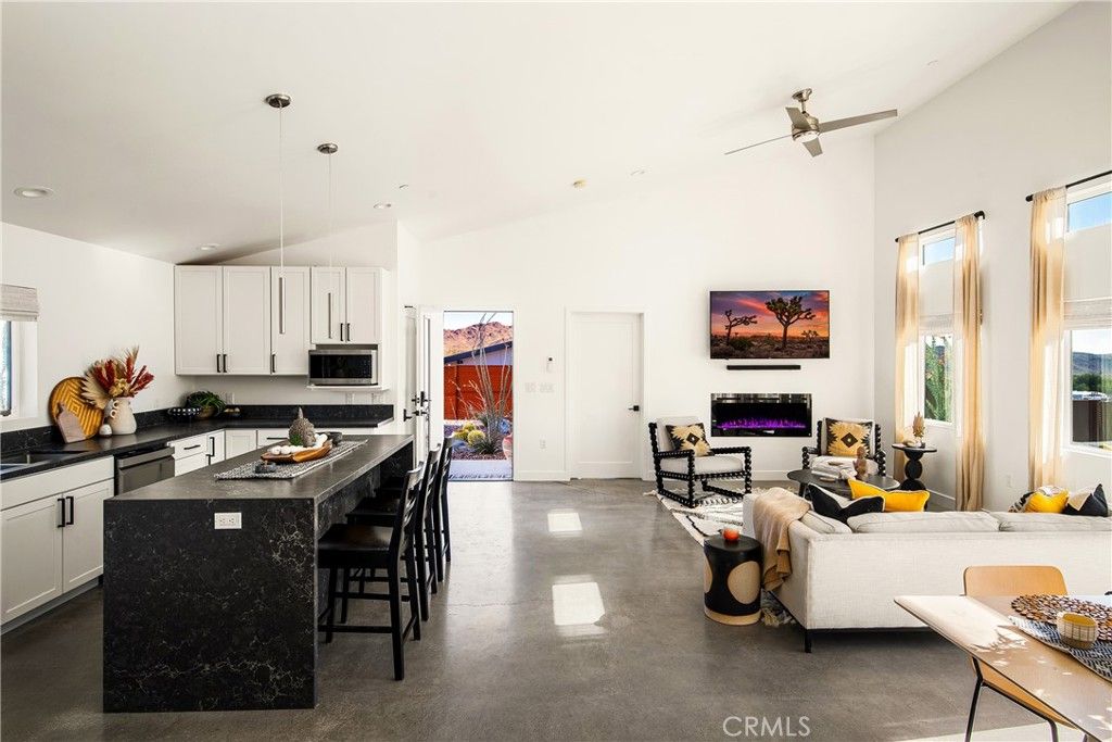 Image 16 of property listing at 6715 Torres, Joshua Tree, CA 92252