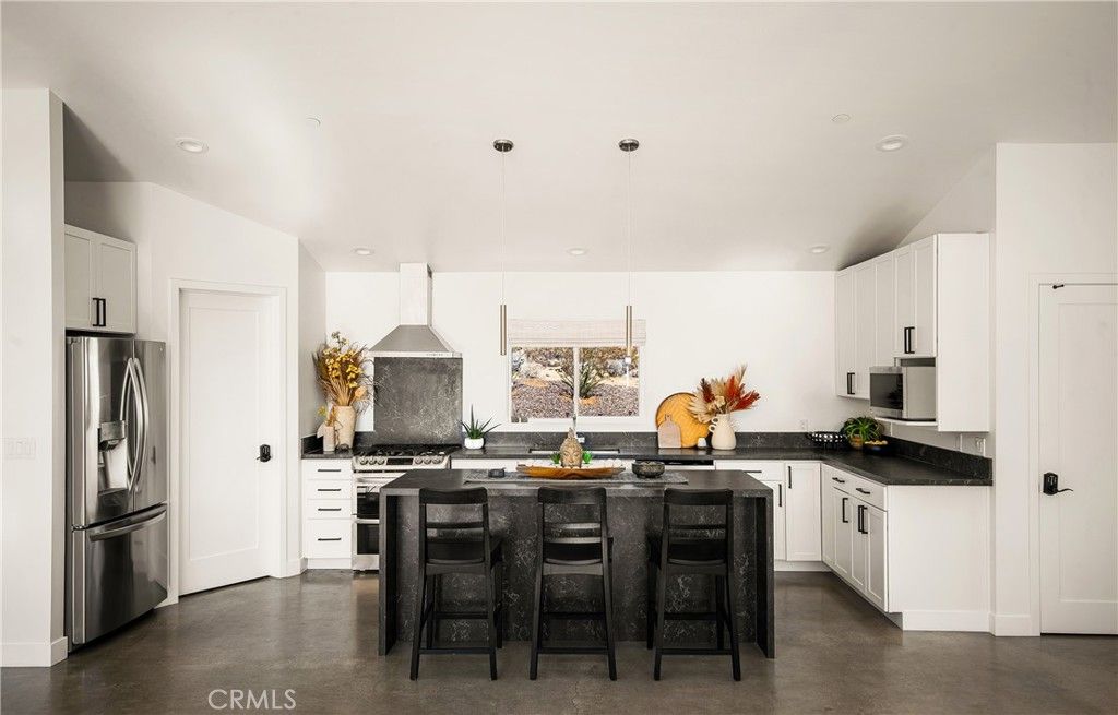 Image 17 of property listing at 6715 Torres, Joshua Tree, CA 92252