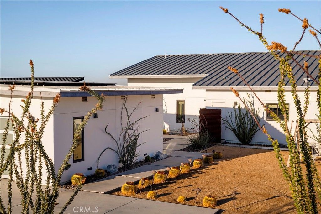 Image 2 of property listing at 6715 Torres, Joshua Tree, CA 92252