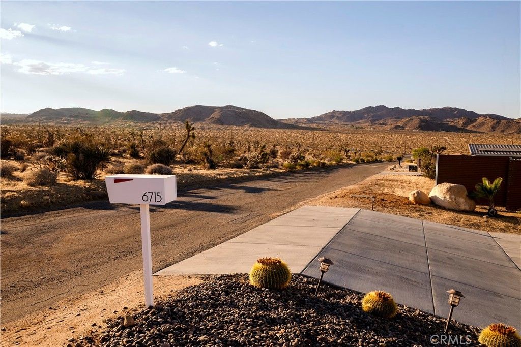 Image 7 of property listing at 6715 Torres, Joshua Tree, CA 92252