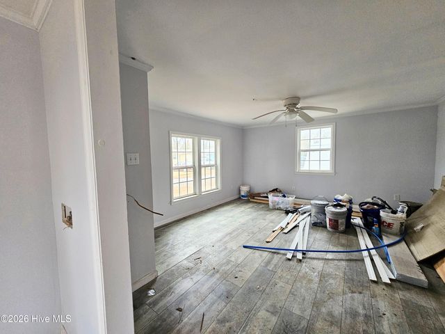 410 Devane Street, Wallace, NC 28466