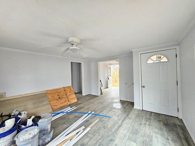 410 Devane Street, Wallace, NC 28466
