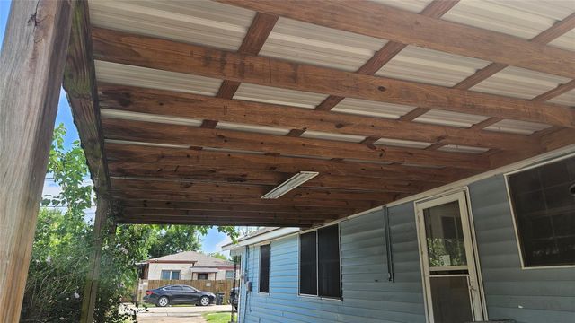2415 Perry Street, Baytown, TX 77521