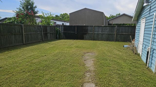 2415 Perry Street, Baytown, TX 77521