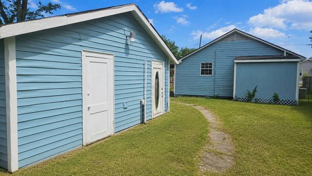 2415 Perry Street, Baytown, TX 77521