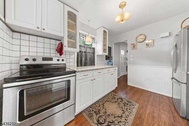 72 Robertson Ave, Hawthorne Boro, NJ 07506