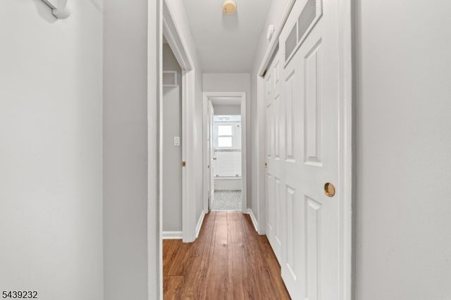 72 Robertson Ave, Hawthorne Boro, NJ 07506