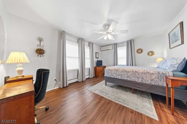 72 Robertson Ave, Hawthorne Boro, NJ 07506