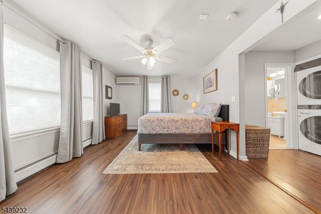 72 Robertson Ave, Hawthorne Boro, NJ 07506