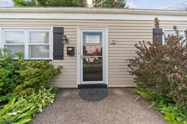 72 Robertson Ave, Hawthorne Boro, NJ 07506