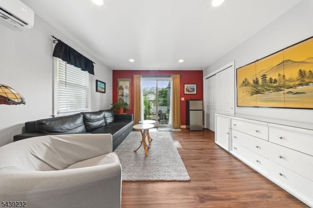 72 Robertson Ave, Hawthorne Boro, NJ 07506