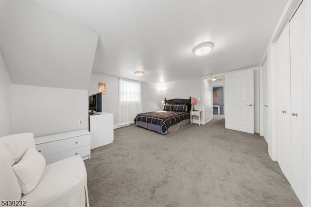 72 Robertson Ave, Hawthorne Boro, NJ 07506