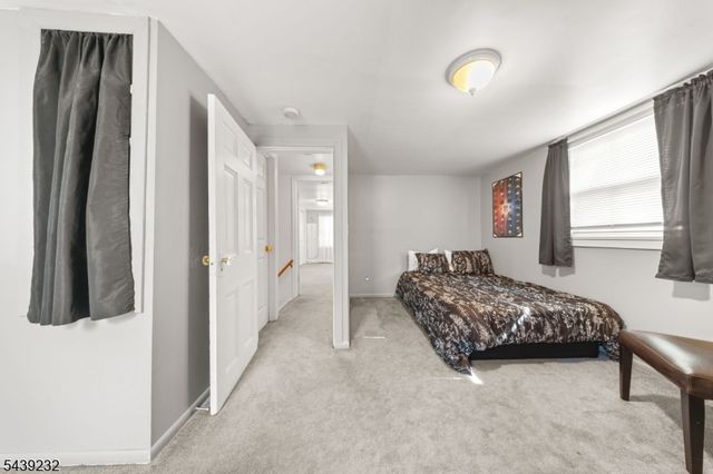 72 Robertson Ave, Hawthorne Boro, NJ 07506