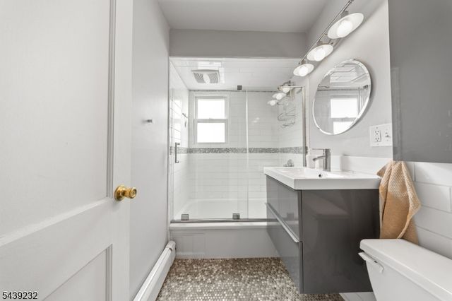 72 Robertson Ave, Hawthorne Boro, NJ 07506