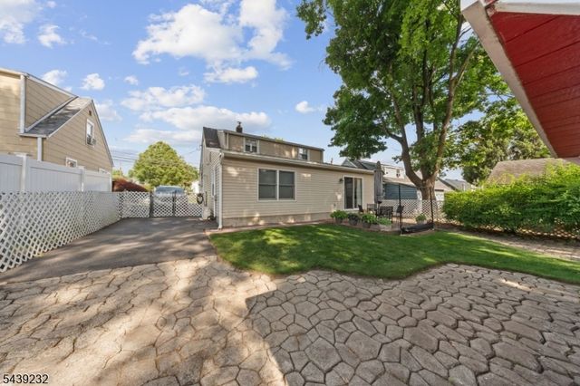72 Robertson Ave, Hawthorne Boro, NJ 07506