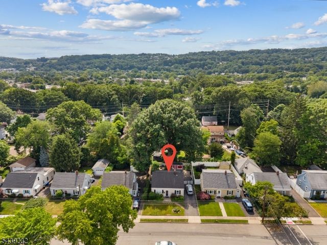 72 Robertson Ave, Hawthorne Boro, NJ 07506