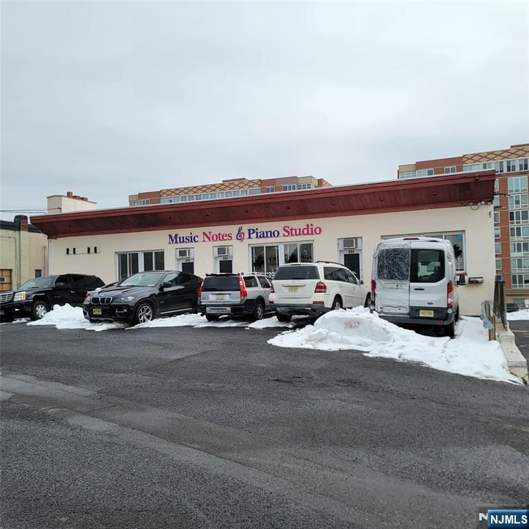 420-426 Bergen, Palisades Park, NJ 07650