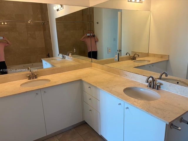 2100 Van Buren St 322, Hollywood, FL 33020
