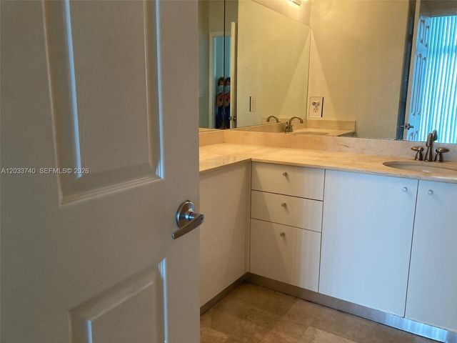 2100 Van Buren St 322, Hollywood, FL 33020