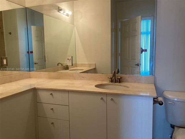 2100 Van Buren St 322, Hollywood, FL 33020