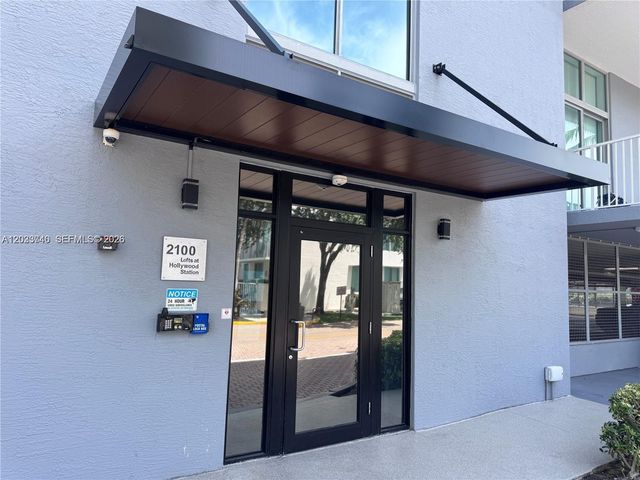2100 Van Buren St 322, Hollywood, FL 33020
