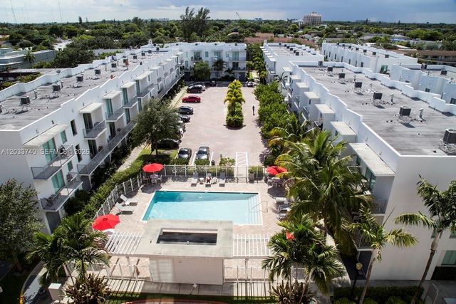 2100 Van Buren St 322, Hollywood, FL 33020