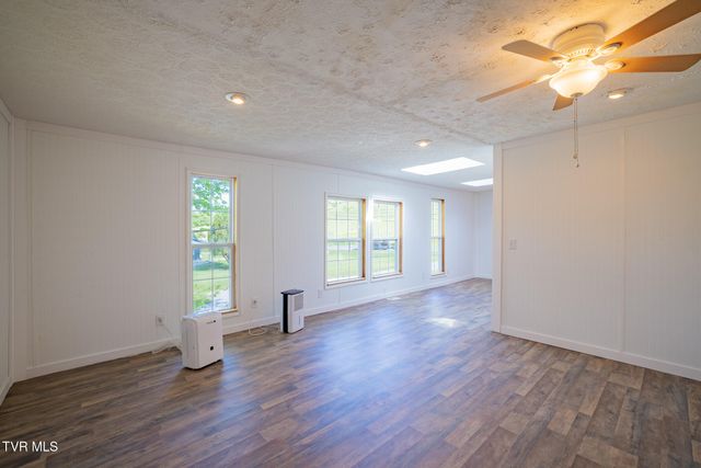 2044 Siam Road, Elizabethton, TN 37643