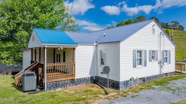2044 Siam Road, Elizabethton, TN 37643