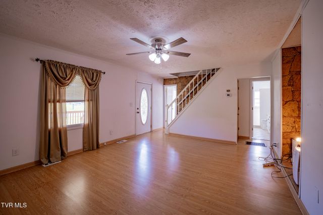 2044 Siam Road, Elizabethton, TN 37643