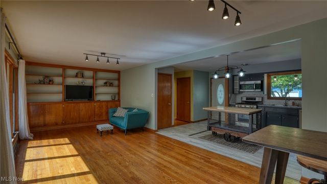 11 Garfield Avenue, New Concord, OH 43762
