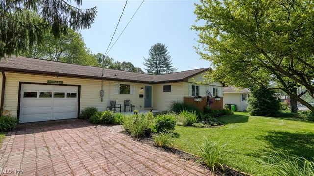 11 Garfield Avenue, New Concord, OH 43762
