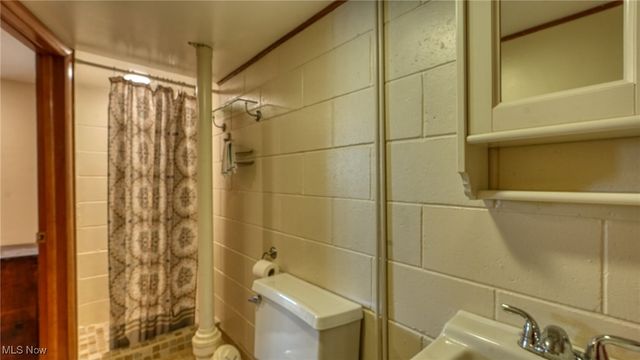 11 Garfield Avenue, New Concord, OH 43762