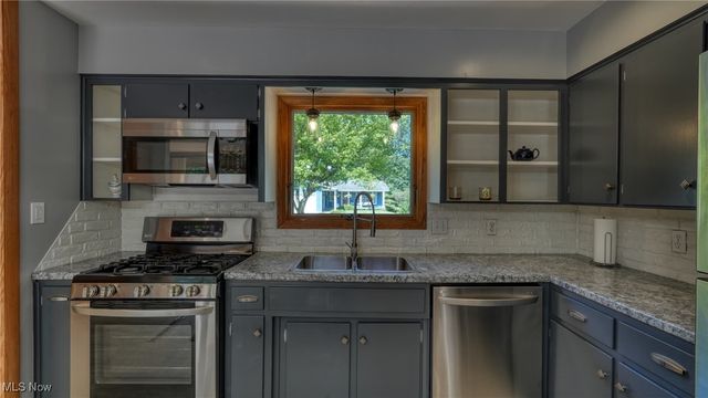 11 Garfield Avenue, New Concord, OH 43762