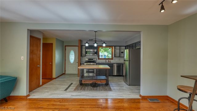 11 Garfield Avenue, New Concord, OH 43762