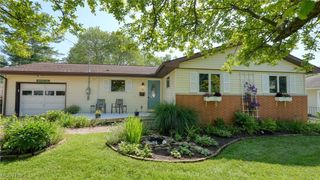 11 Garfield Avenue, New Concord, OH 43762