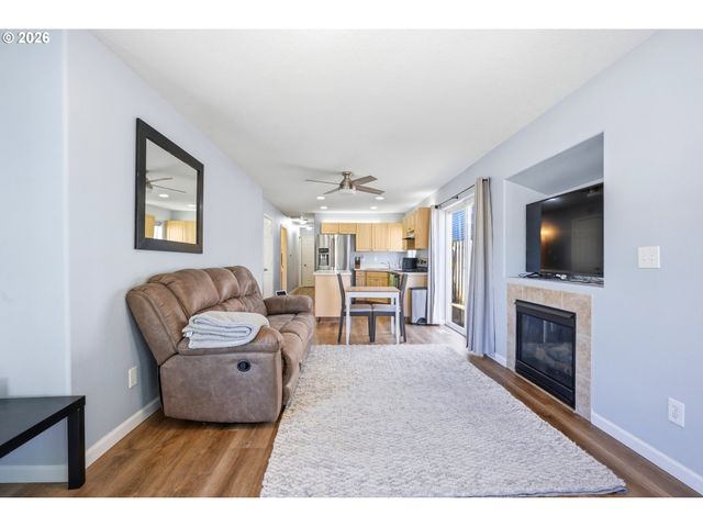 879 Sw JUNCTION Pl, Gresham, OR 97080