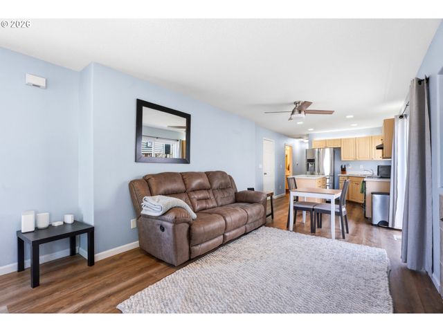 879 Sw JUNCTION Pl, Gresham, OR 97080