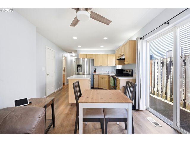 879 Sw JUNCTION Pl, Gresham, OR 97080